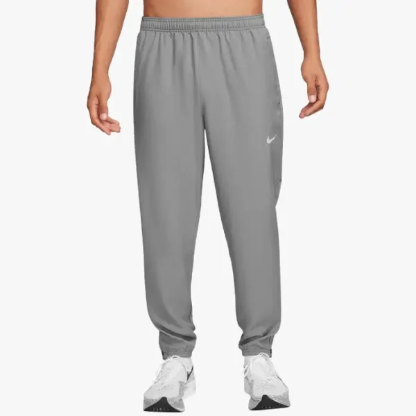 Pantalón gris Syna World x Nike Challenger