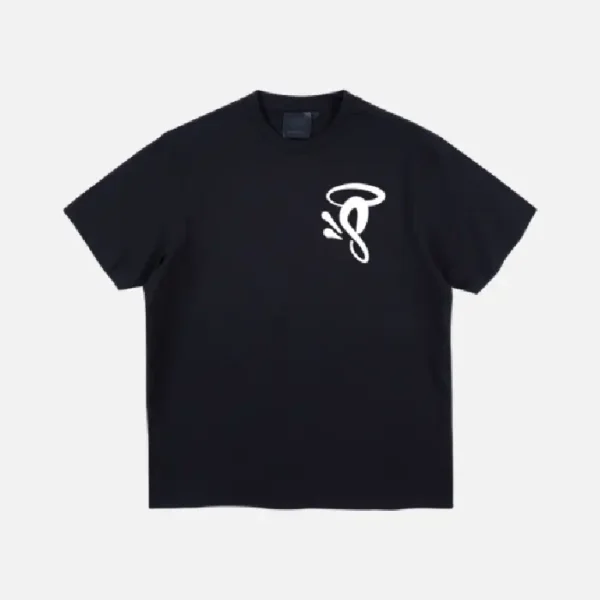 Camiseta Negra Con Logo Impreso en Blanco de Halo ‘s’