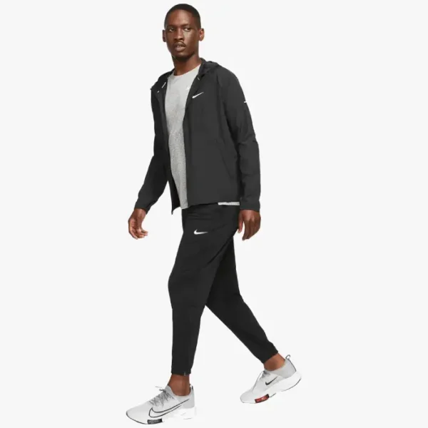 Pantalón negro Syna World x Nike Challenger - Image 3