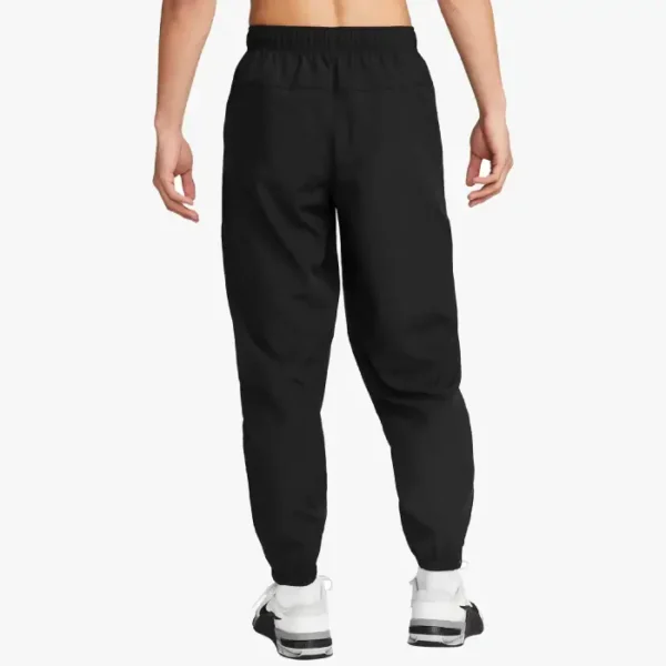 Pantalón negro Syna World x Nike Challenger - Image 2
